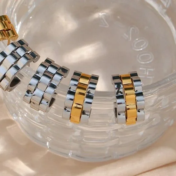 Vintage Two-Tone Chunky Watchband Hoop Earrings PVD 18K White Gold & Silโฆ - Picture 10 of 13